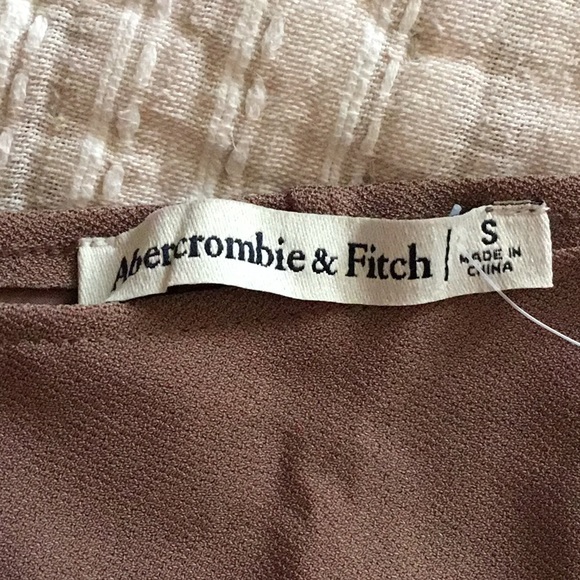NWT Abercrombie and Fitch Crop Top - Picture 5 of 8